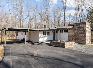 1319 Dunbar Hill Rd, Hamden, CT 06514