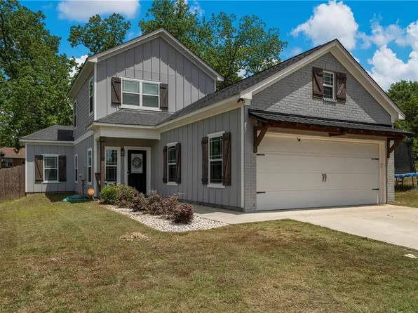 11 Gardner Way, Phenix City, AL 36869