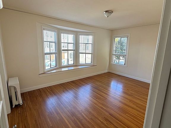 2nd image of 3355 Octavia St APT 103