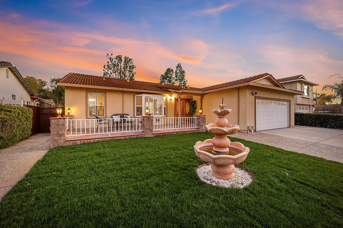 2618 Toy Ln photo 1