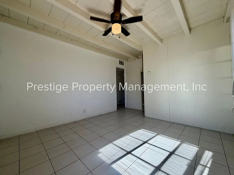 2201 E Grant Rd #19 — Photo 21