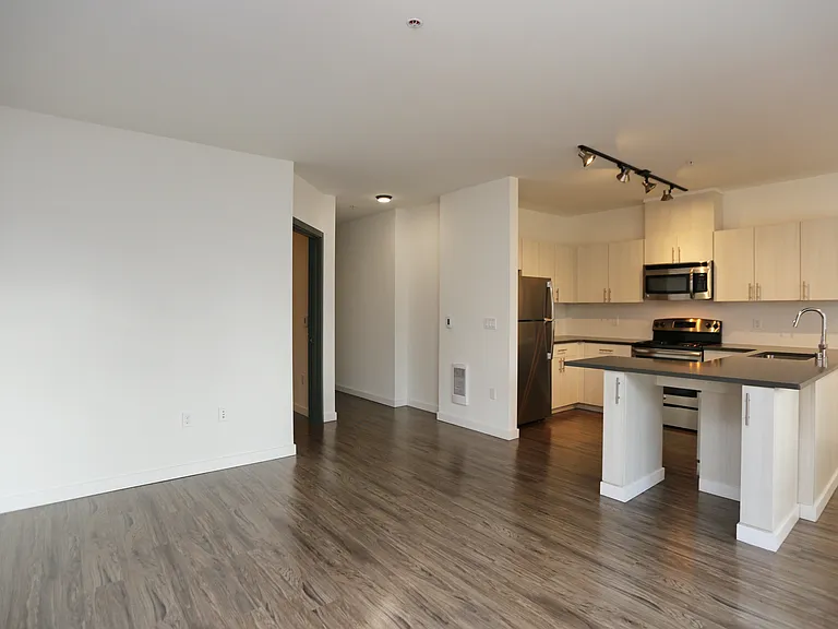 Greenwood Place Apartments — Photo 18