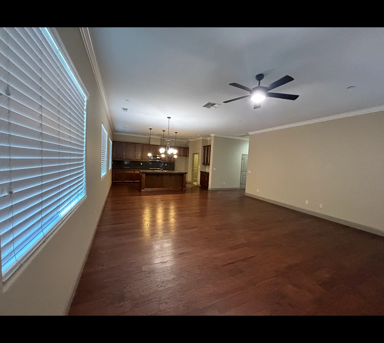 3 bed, 2105 sqft, $2,800 — Photo 3