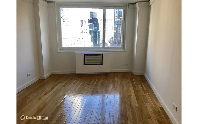 Rented by Douglas Elliman | media 16