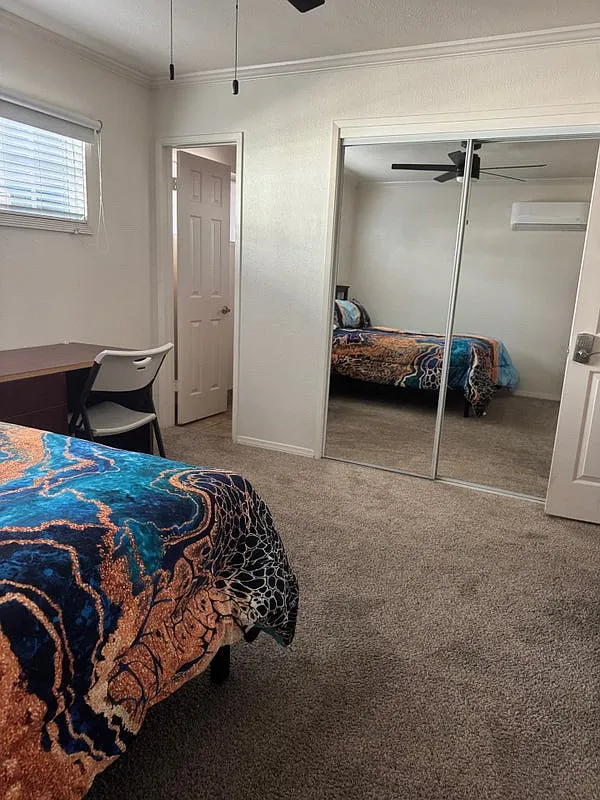 6 bed, 2365 sqft, $1,200 — Photo 2