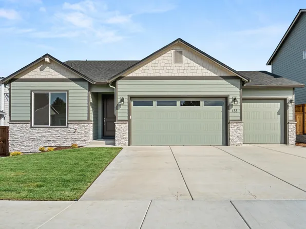 133 Valemont Dr #36, Eagle Point, OR 97524