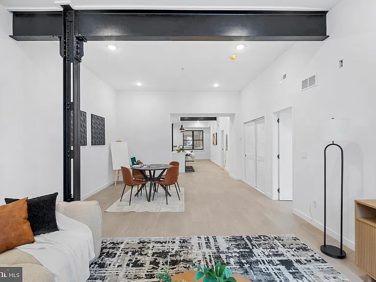 3211 Cedar St #208 — Photo 11