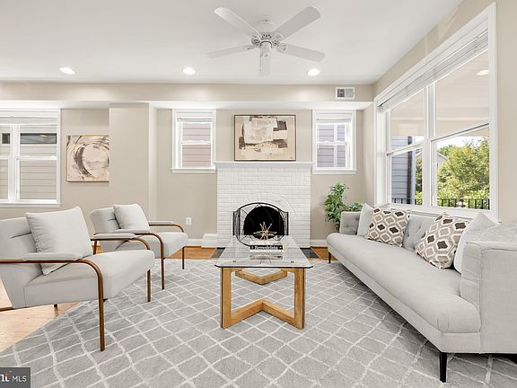 5th image of 3603 24th St NE
