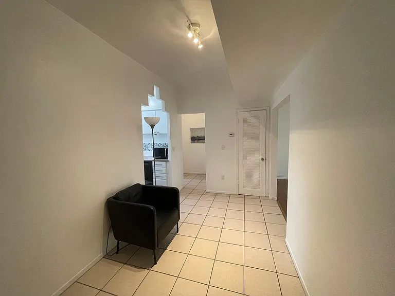 1051 Euclid Ave #103 — Photo 7