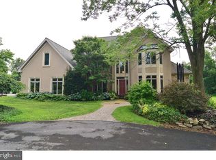 10 Pear Ln, Reading, PA 19606