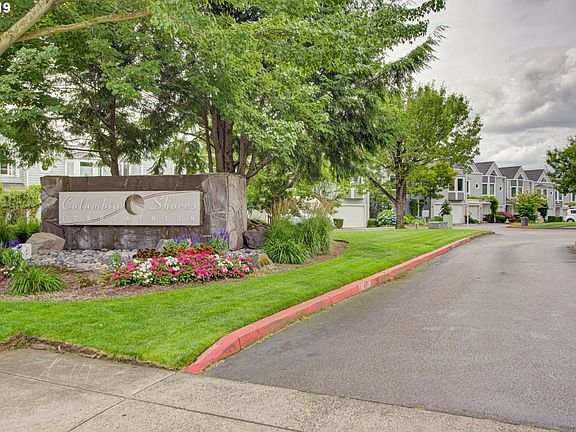 3rd image of 520 SE Columbia River Dr APT 232