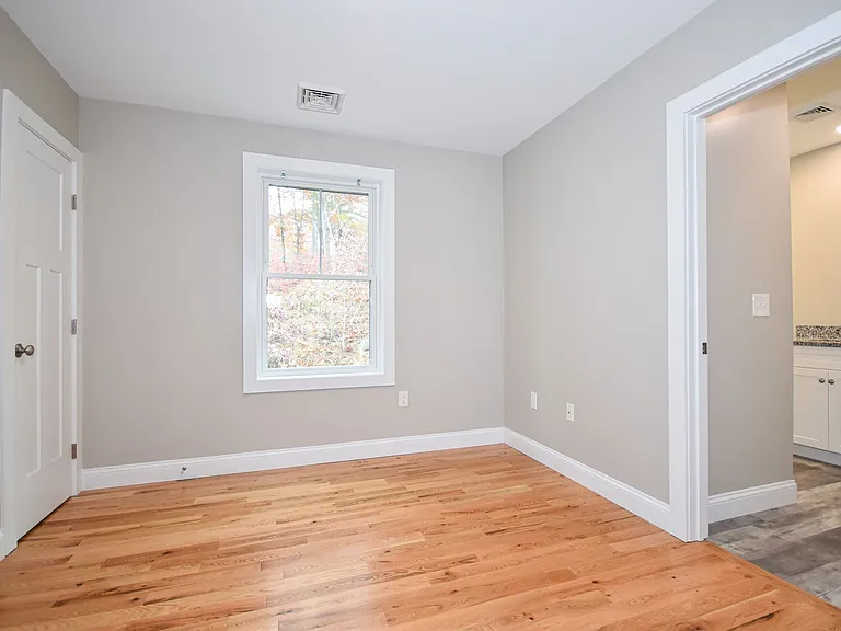 Paul's Place — Photo 110