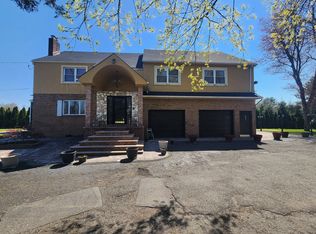282 E Midland Ave, Paramus, NJ 07652