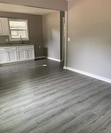 3rd image of 410 W Scott St