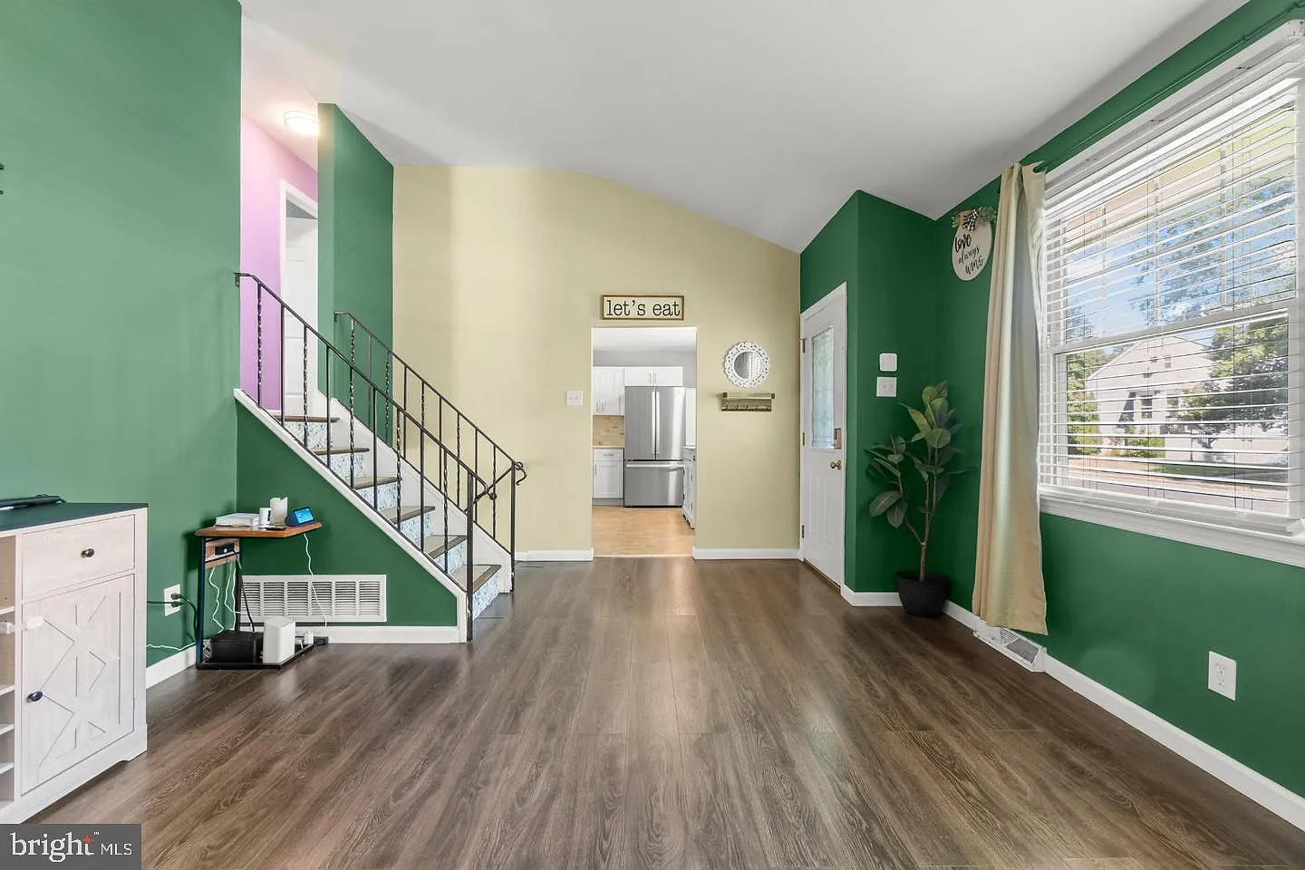 4 bed, 1.0 bath, 1400 sqft, $2,500 — Photo 4