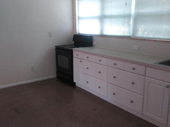 5th image of 3727 Cardinal Blvd