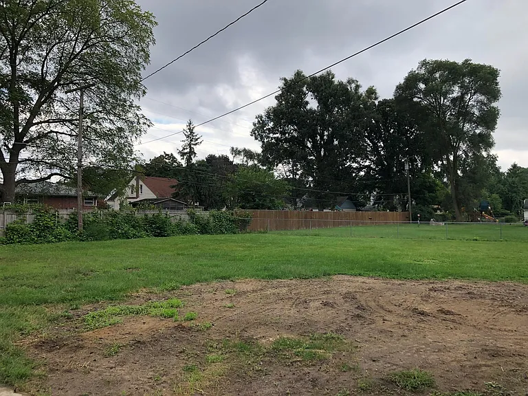 22570 Curie Ave — Photo 24