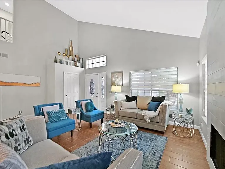 7882 W Gilmore Ave — Photo 6