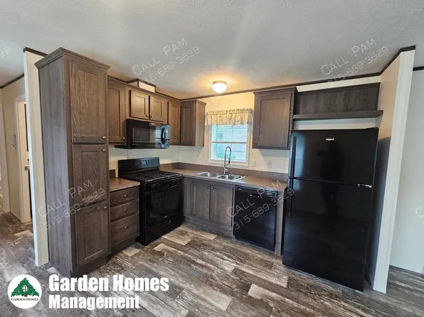 12 Daisy Ln, Weedsport, NY 13166