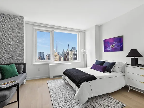 555 W 38th St, New York, NY