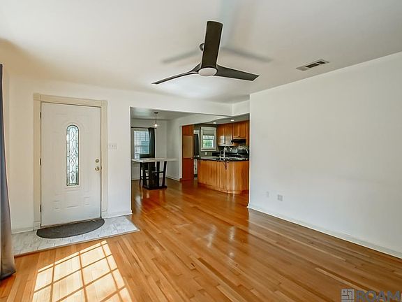 3rd image of 5961 Burgundy Ave