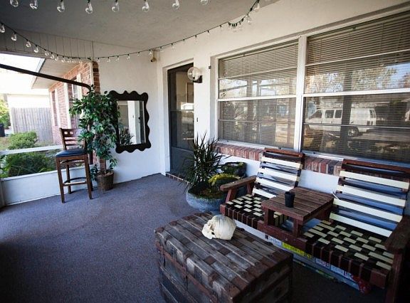 5th image of 1060 Wexford Way