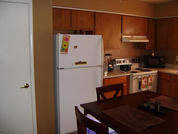 5th image of 317 E Vine Cir