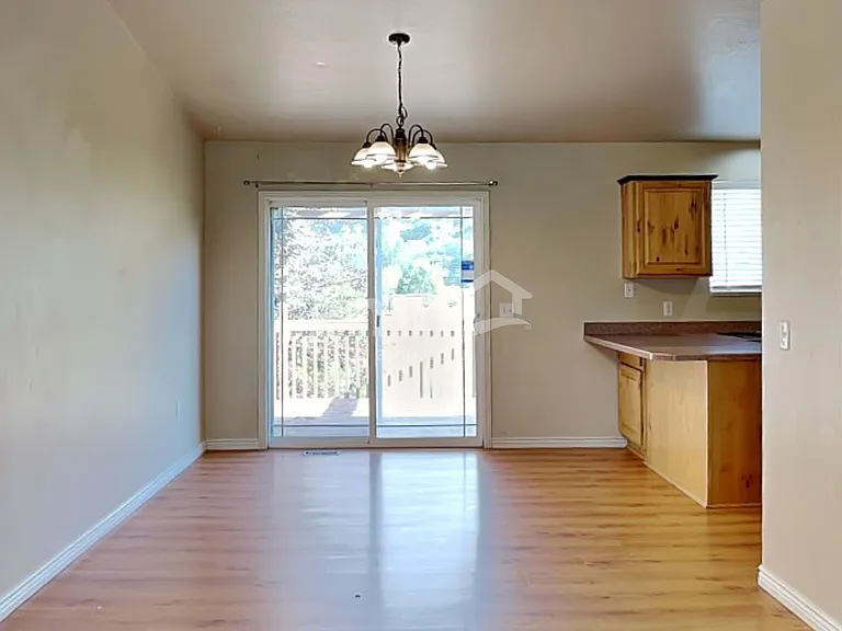 1625 E Bateman Way — Photo 4
