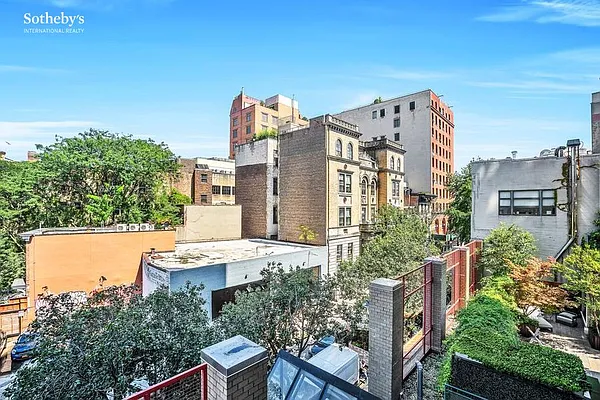 Sold by Sotheby's International Realty | media 28