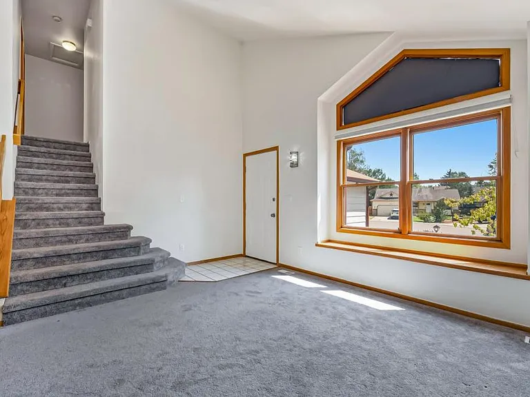 1857 Winchester Ct — Photo 4