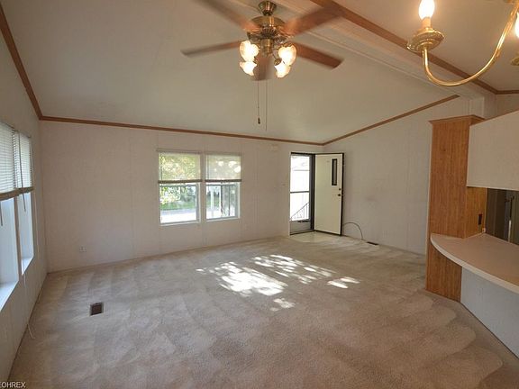 3rd image of 6 Maple Dr #6