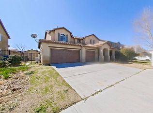 6048 Oak Fence Ln, Lancaster, CA 93536