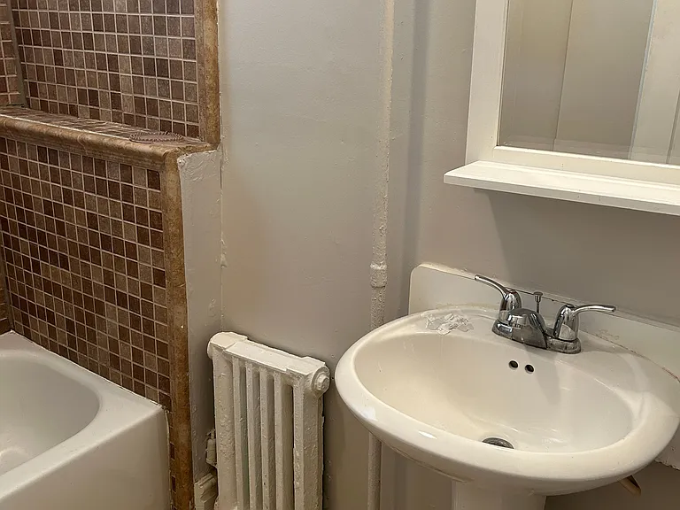 Raymond Flats — Photo 27