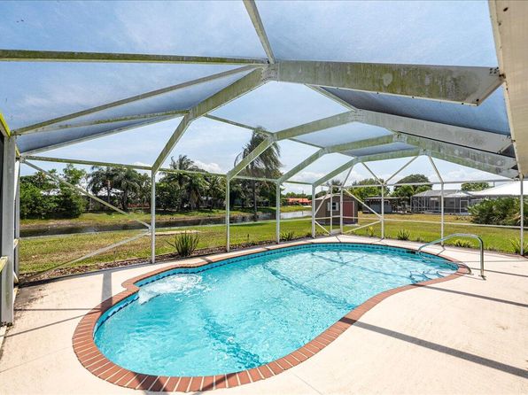 1824 SE Gaskins Circle, Port Saint Lucie, FL 34952