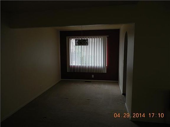 5th image of 3809 NE 141st Cir