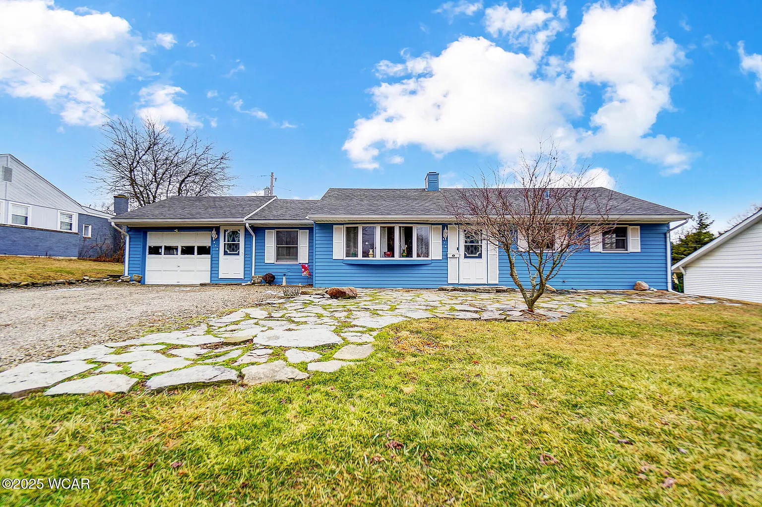 814 Brookwood Dr photo 1