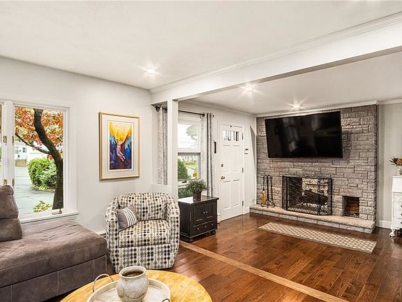 4th image of 7 Rosewood Dr