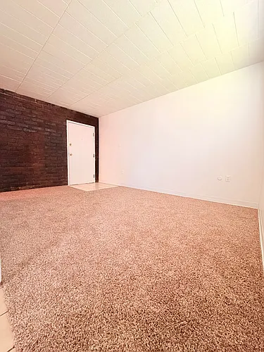 4909 Verona Road Photo 1