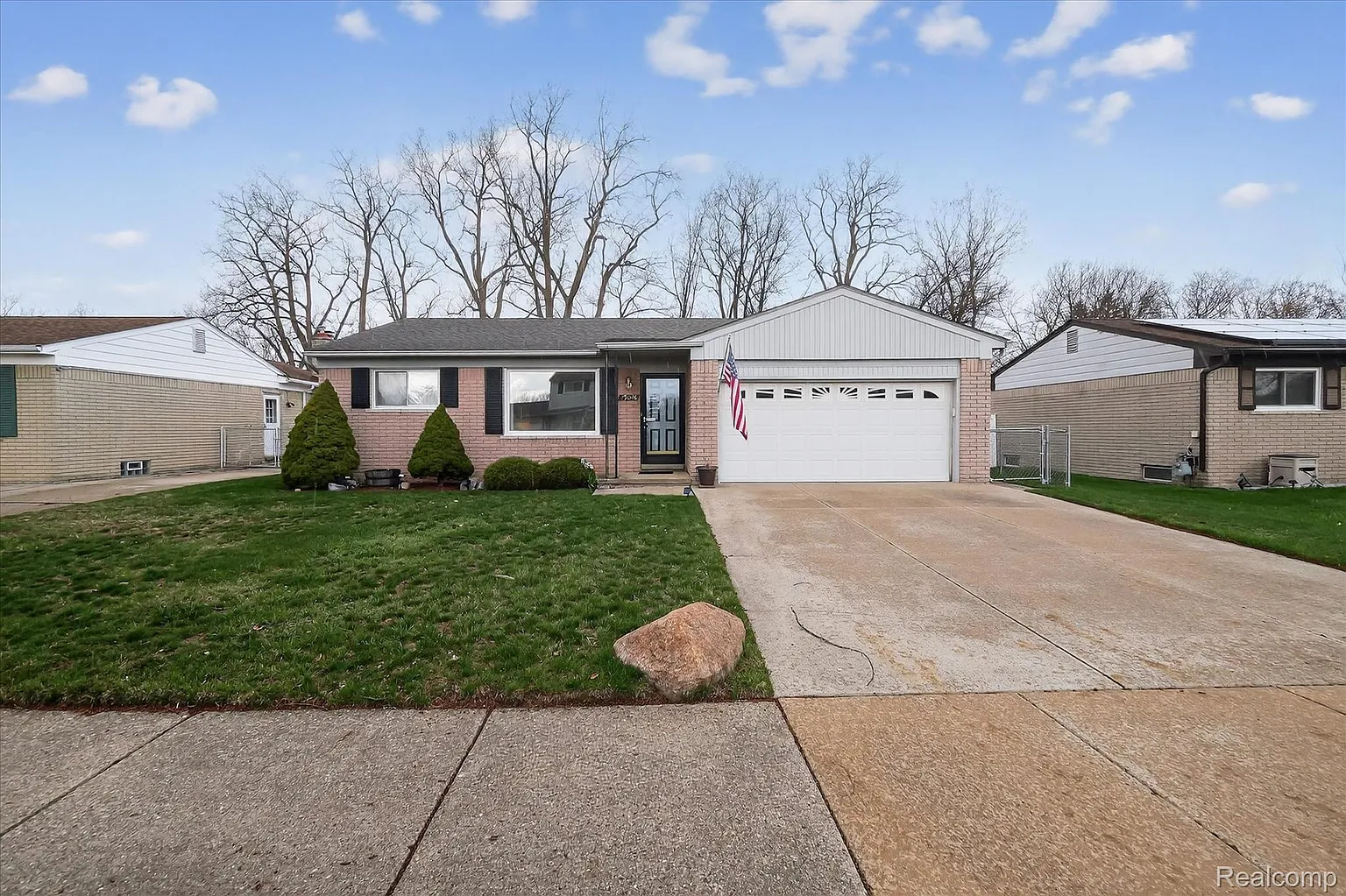 25046 Chestnut St photo 1