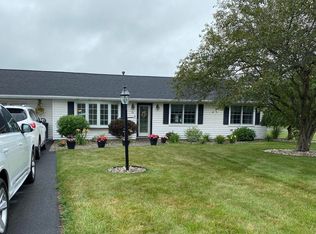 14 Queen Anne Rd, Amsterdam, NY 12010