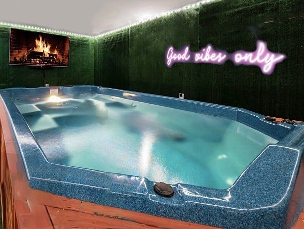 1st image of 504 Cliff Cir