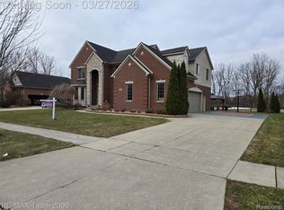 1055 Ashton Woods Dr, Canton, MI