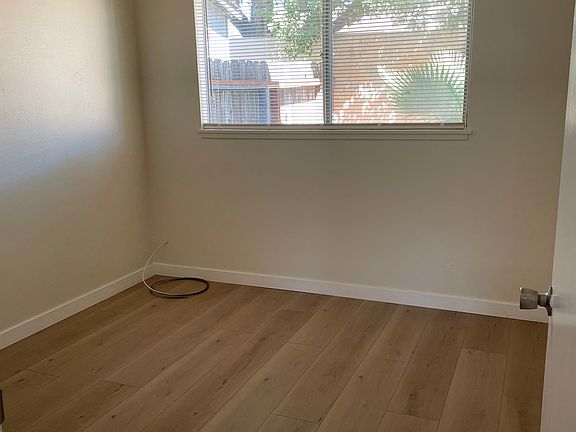4th image of 1718 Arthur Ct #B