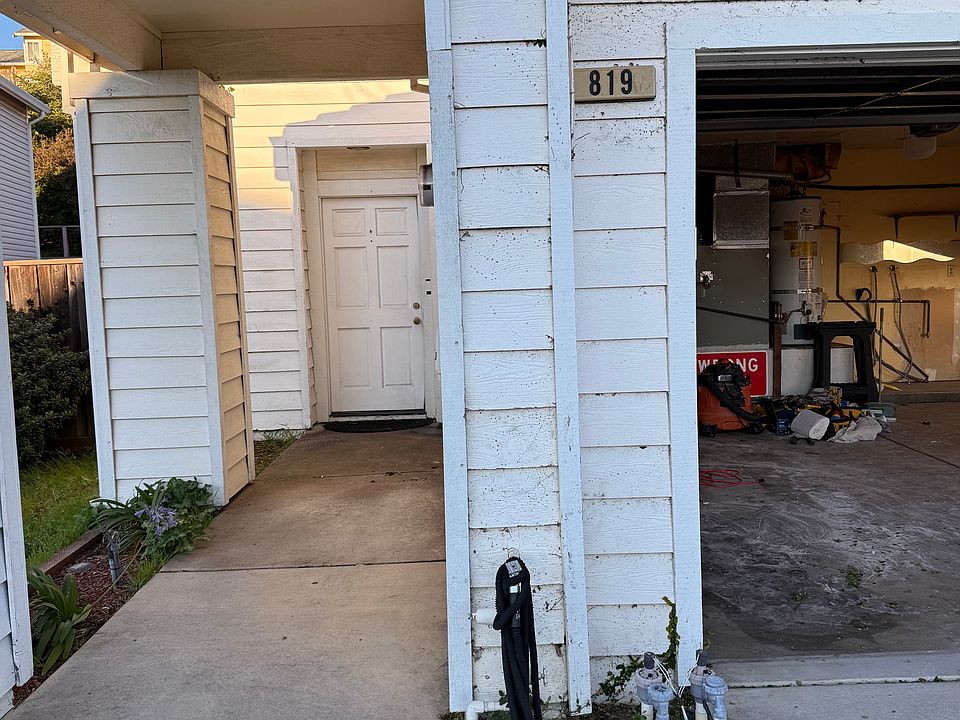 1st image of 819 Knights Cir