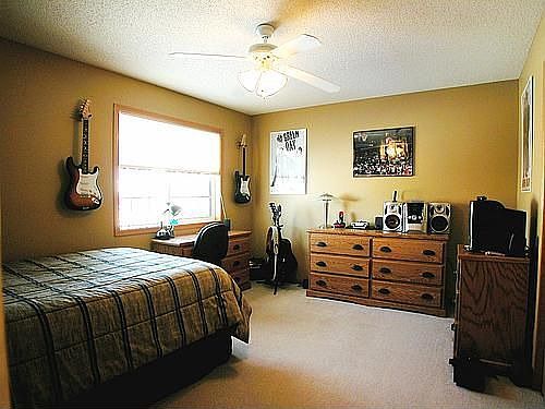 Spacious kid's room