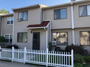 694 Elbe Ave, Staten Island, NY 10304