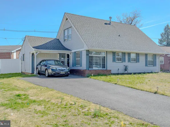 23 Balfour Ln, Willingboro, NJ 08046