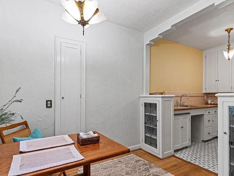 519 W Roy St #217 — Photo 4