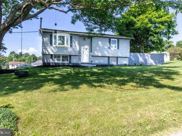 63 Toad Ln, Morrisdale, PA 16858