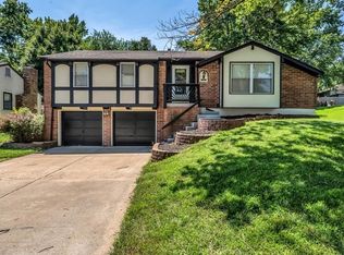 2712 NW Canterbury Rd, Blue Springs, MO 64015